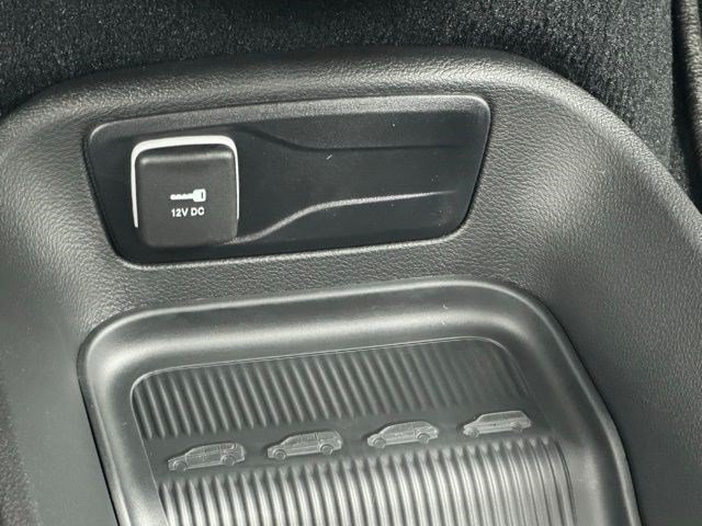 New 2027 Chrysler Pacifica Select FWD image 24