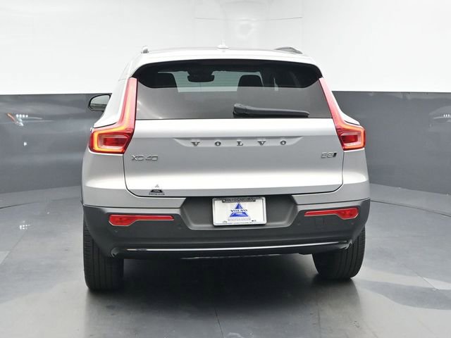Used 2024 Volvo XC40 B5 Plus w/ Protection Package Premier image 7