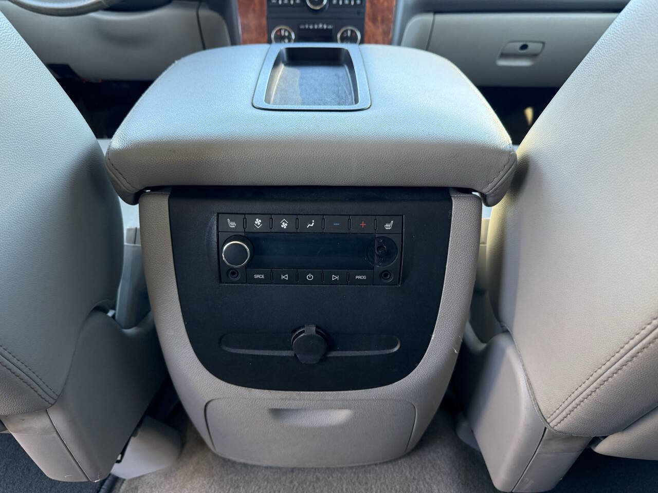 Used 2009 GMC Yukon SLT AWD/4WD image 14