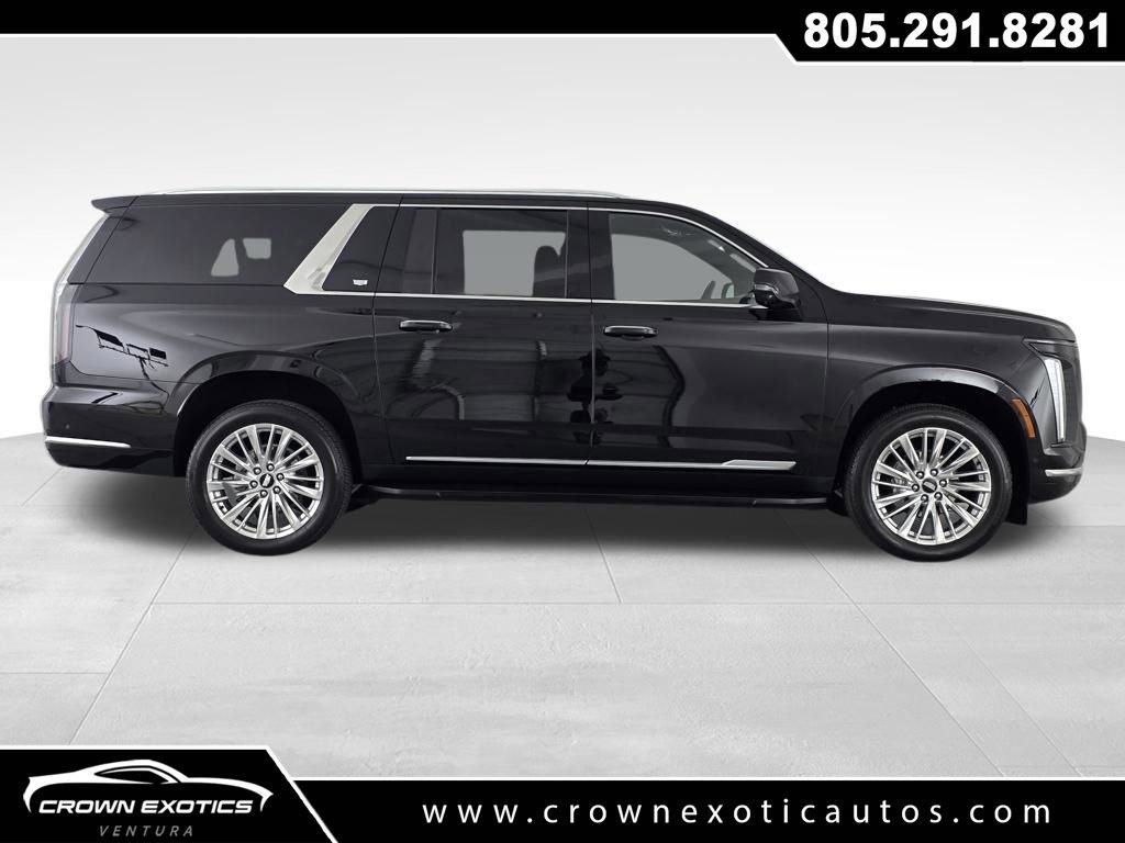 Used 2025 Cadillac Escalade ESV Premium Luxury RWD image 8