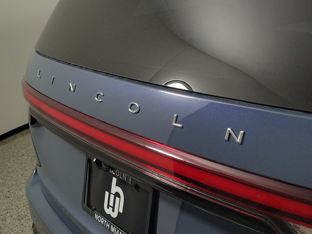 New 2026 Lincoln Aviator 2WD w/ Jet Appearance Package image 5