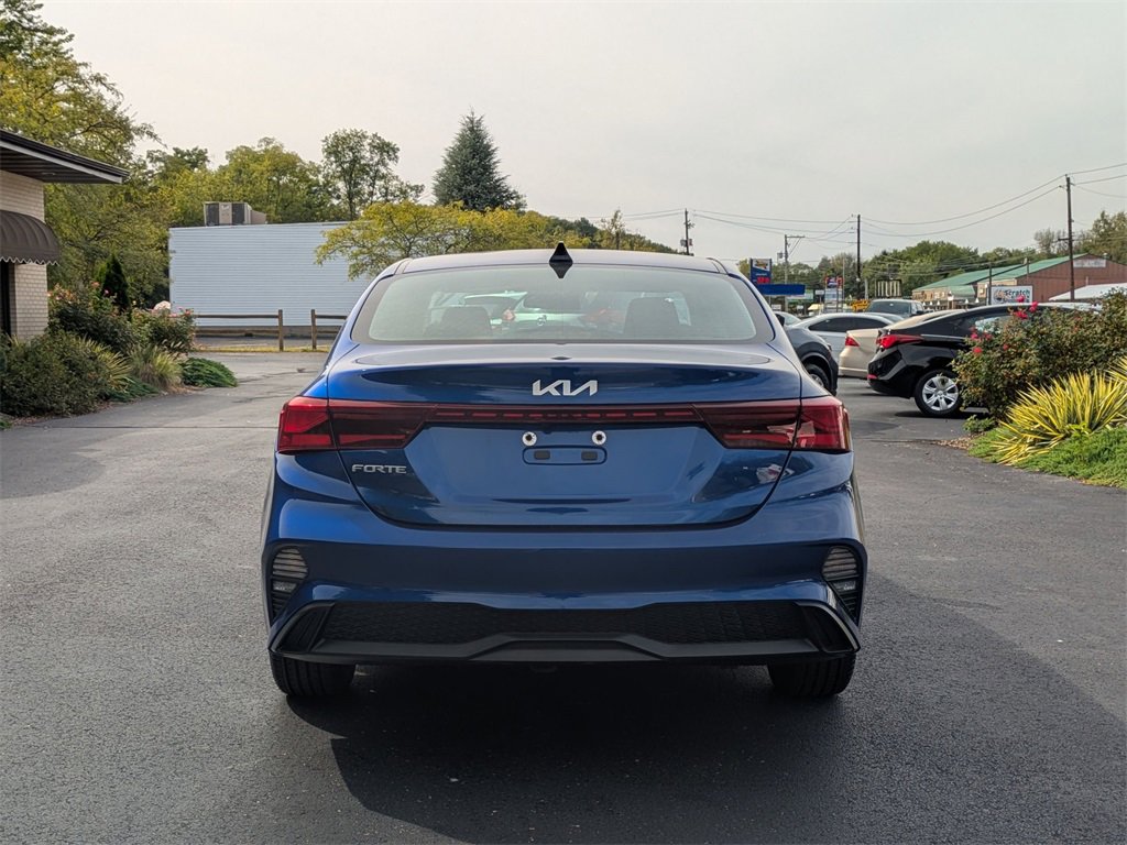 Used 2022 Kia Forte LXS image 5