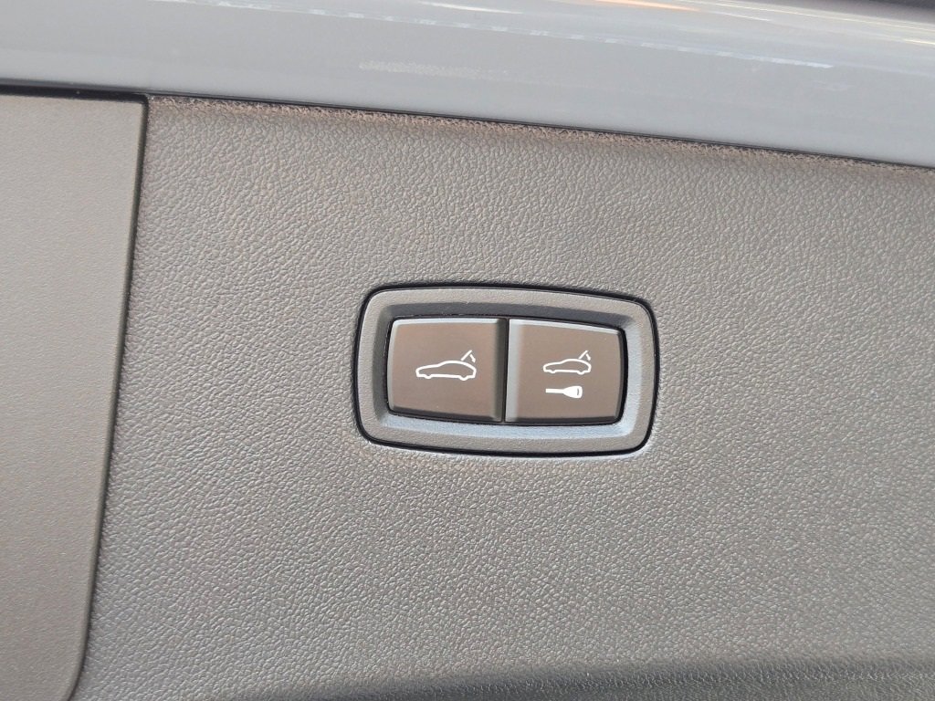 New 2025 Porsche Cayenne S image 16