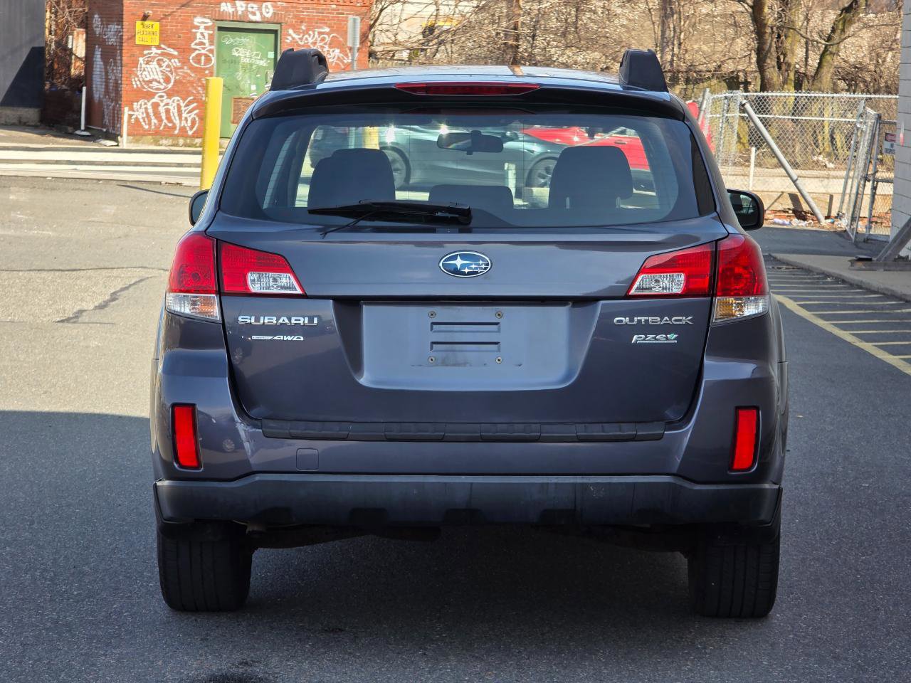 Used 2014 Subaru Outback 2.5i w/ Alloy Wheel Package image 6