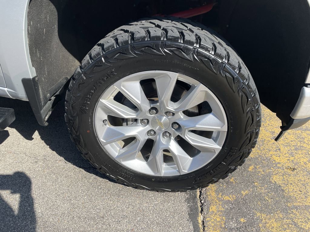 Used 2019 Chevrolet Silverado 1500 Custom w/ Custom Value Package image 11