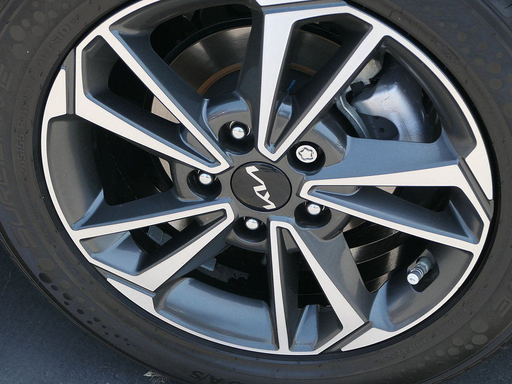 Used 2023 Kia Forte LXS w/ LXS Technology Package FWD image 10