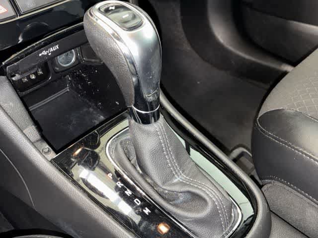 Used 2019 Buick Encore Sport Touring FWD image 33