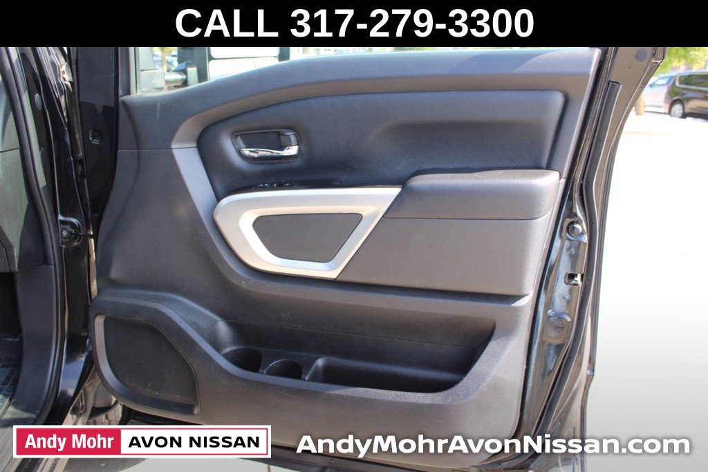 Used 2018 Nissan Titan SV AWD/4WD image 21