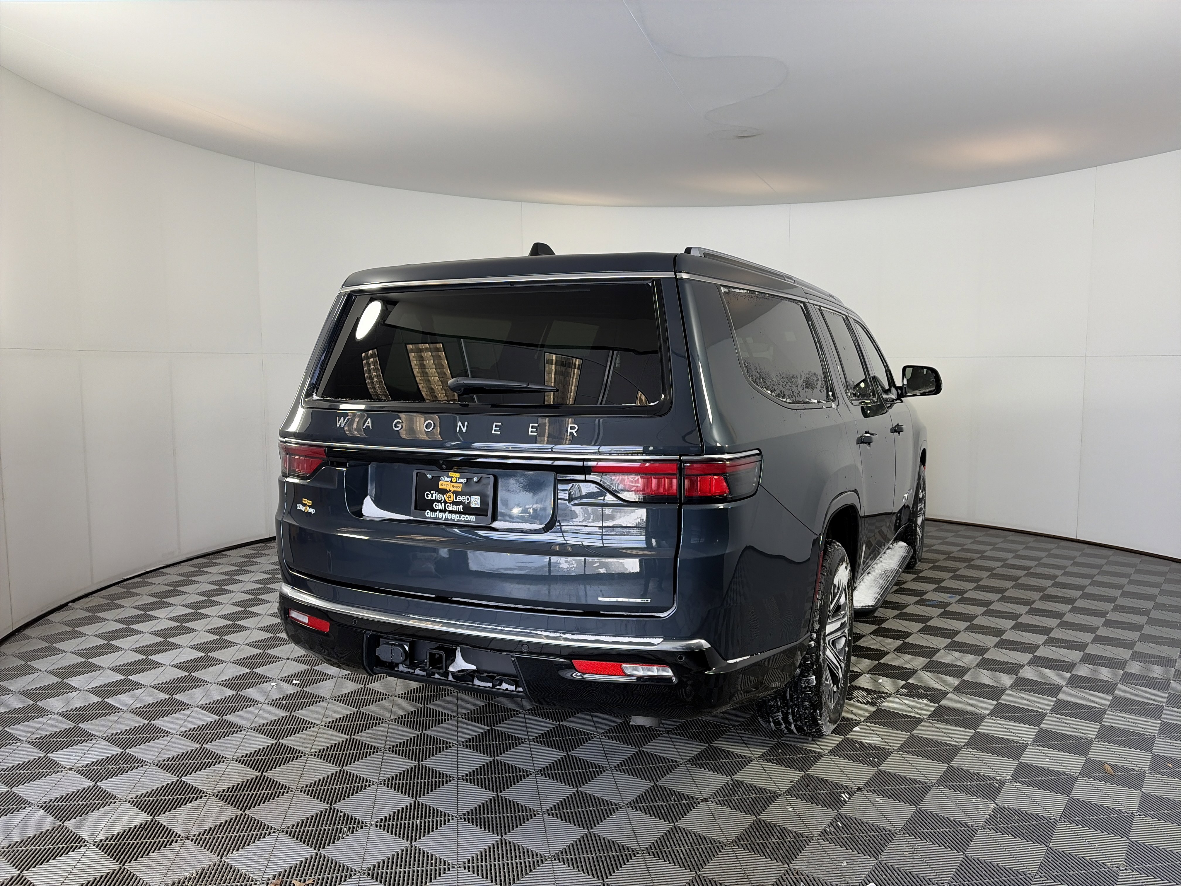 Used 2024 Jeep Wagoneer L Series II w/ Flexible Seating Group image 11