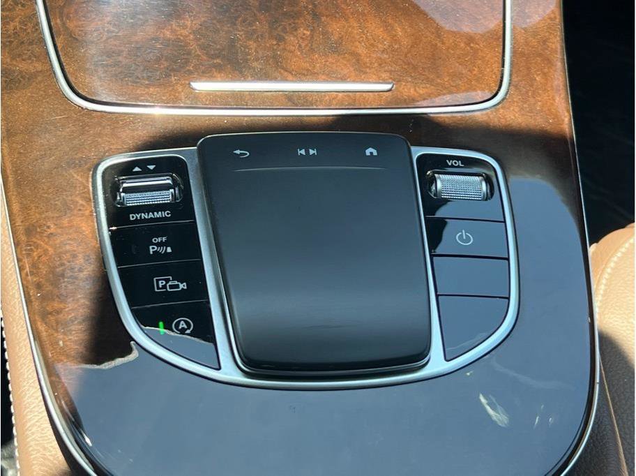Used 2022 Mercedes-Benz E 350 Sedan image 13