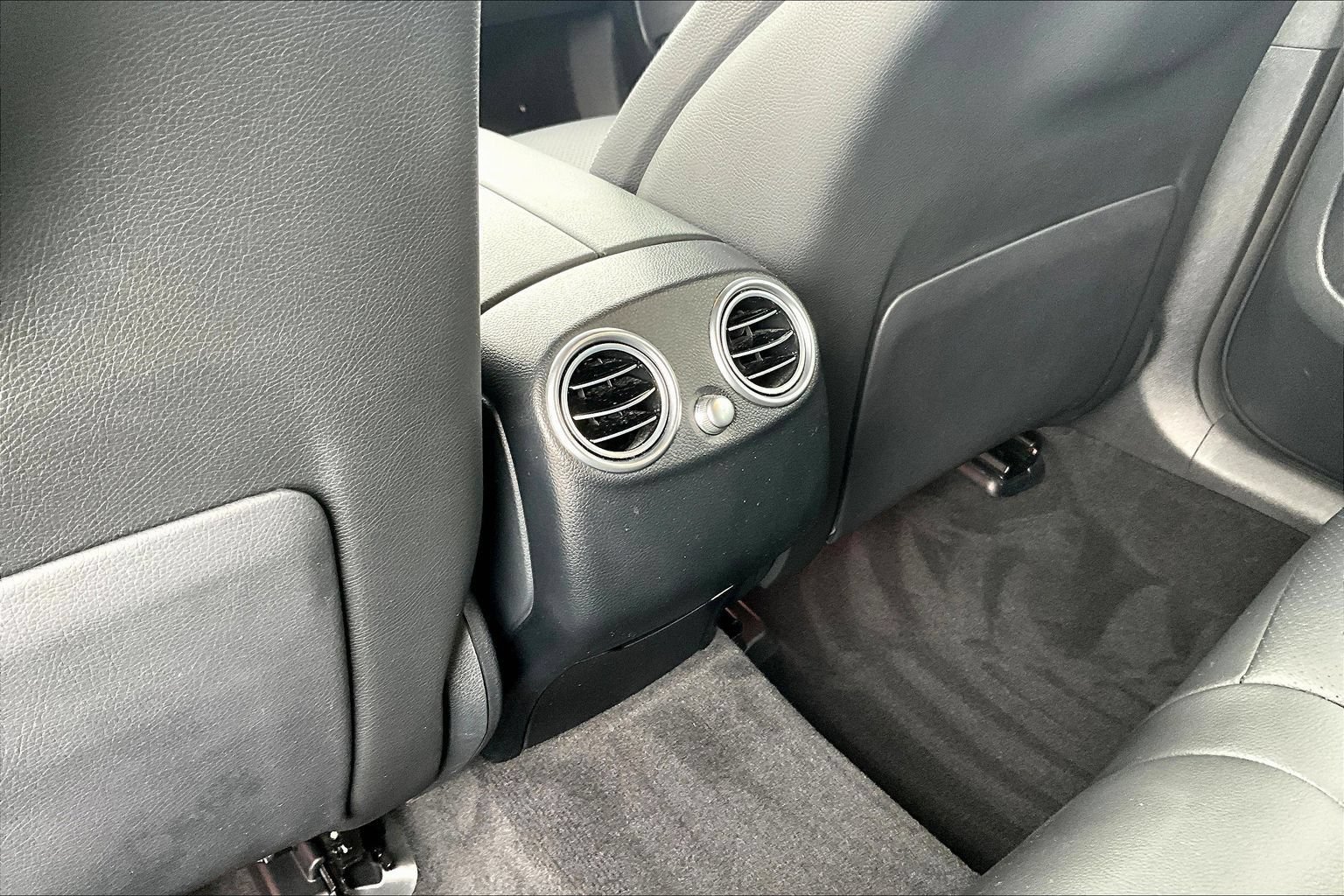 Used 2022 Mercedes-Benz GLC 300 w/ Premium Package Lite image 12