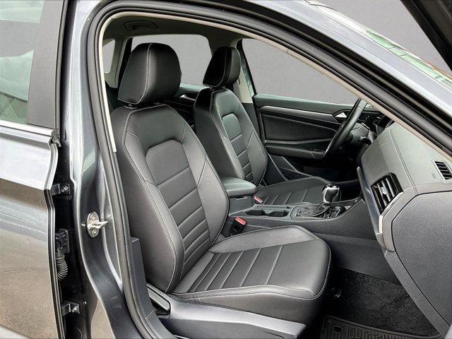 Used 2024 Volkswagen Jetta SE FWD image 9