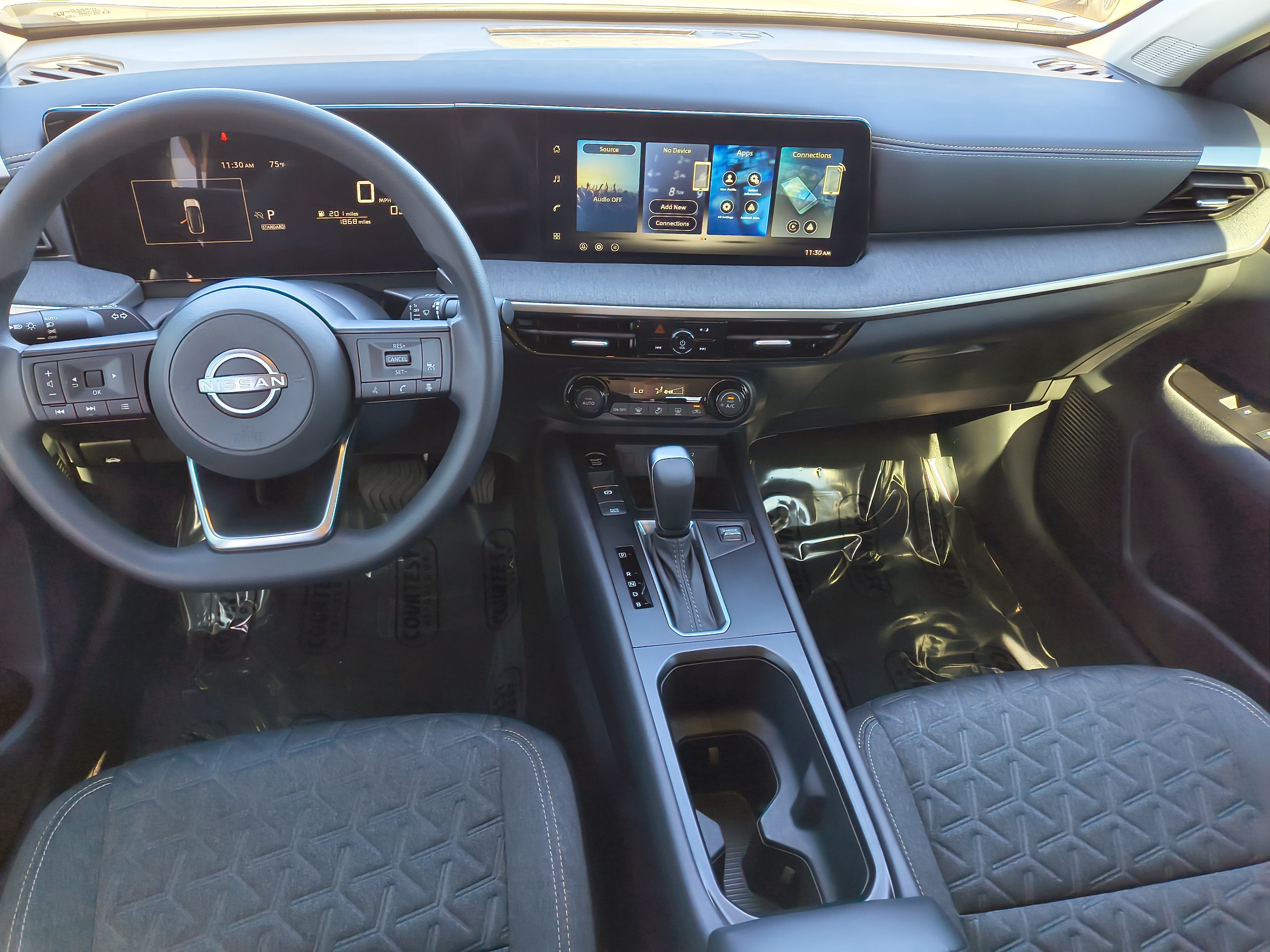 Used 2026 Nissan Kicks SV FWD image 14