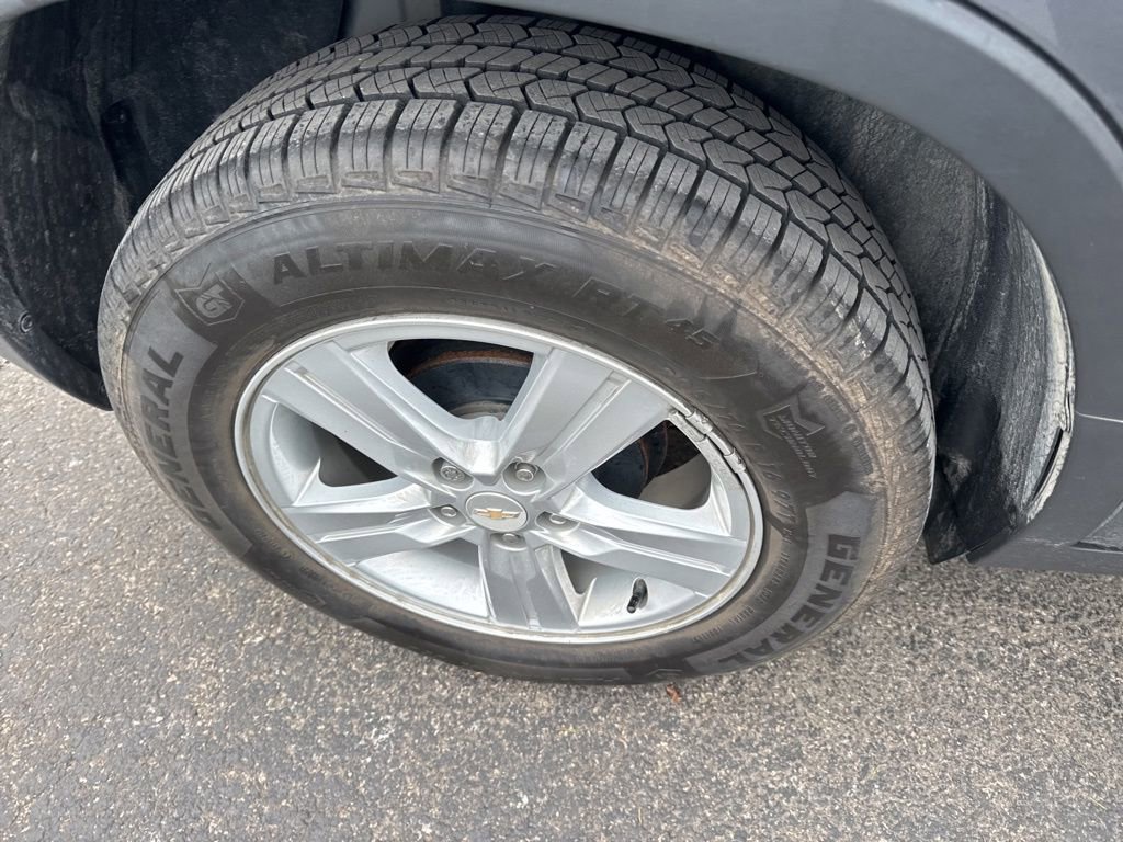 Used 2020 Chevrolet Trax LT w/ LT Convenience Package image 4