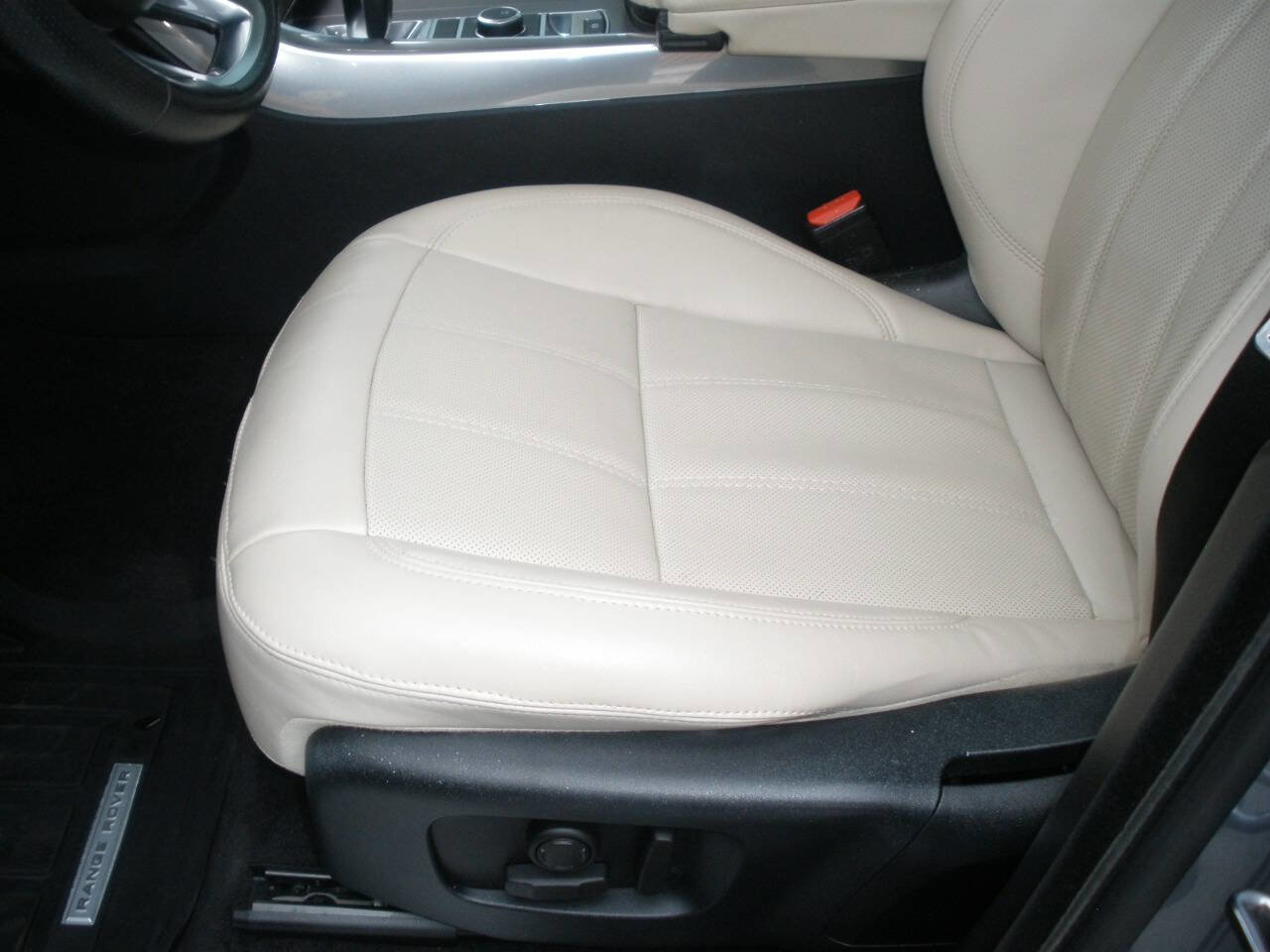 Used 2020 Land Rover Range Rover Sport HSE AWD/4WD image 32
