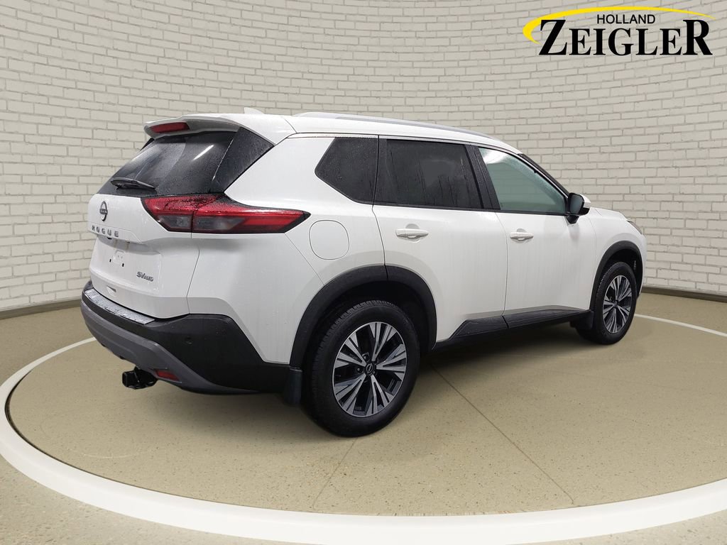 Used 2023 Nissan Rogue SV w/ SV Premium B Package image 5