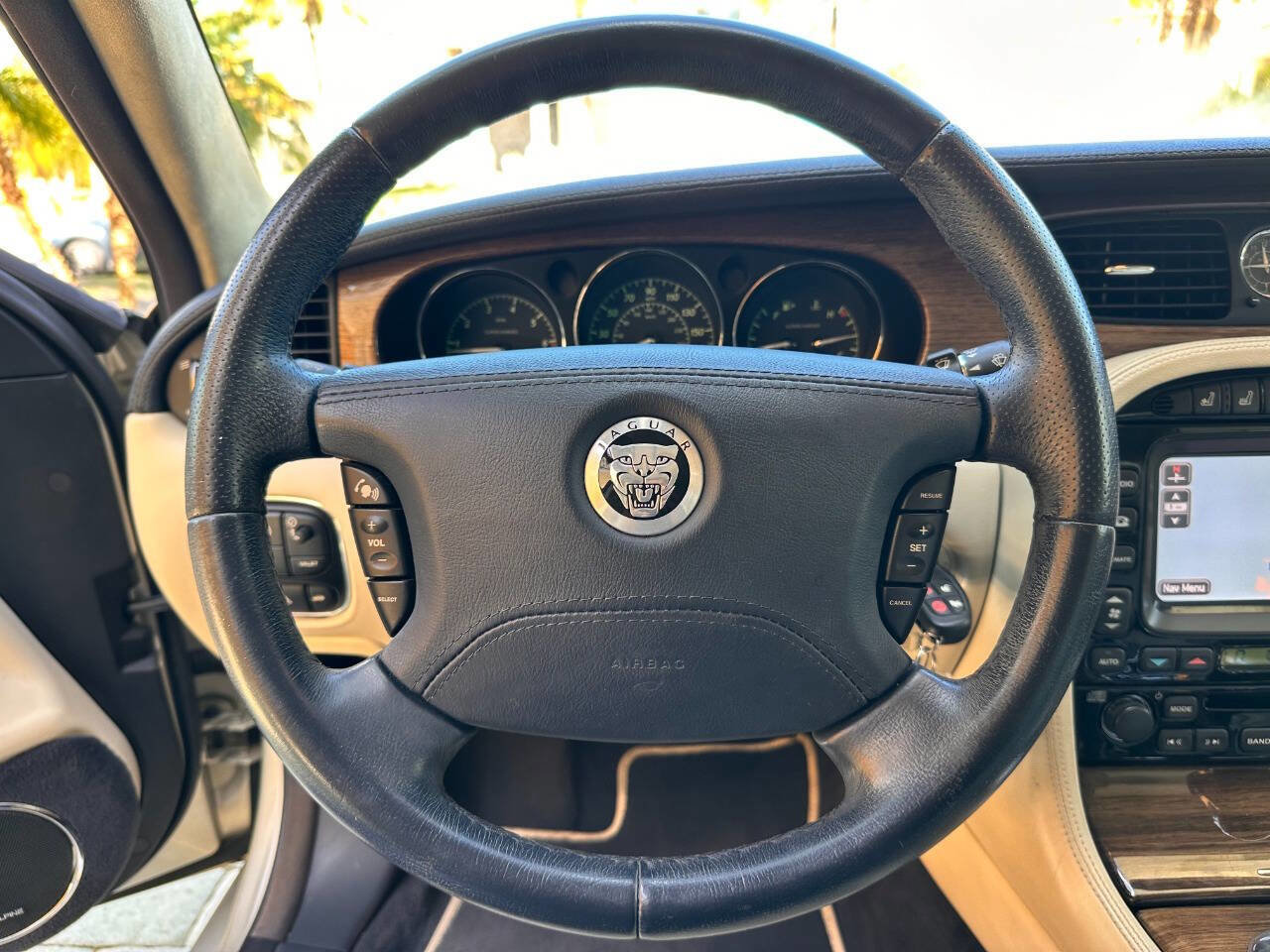 Used 2009 Jaguar XJ Vanden Plas Super V8 Portfolio image 11