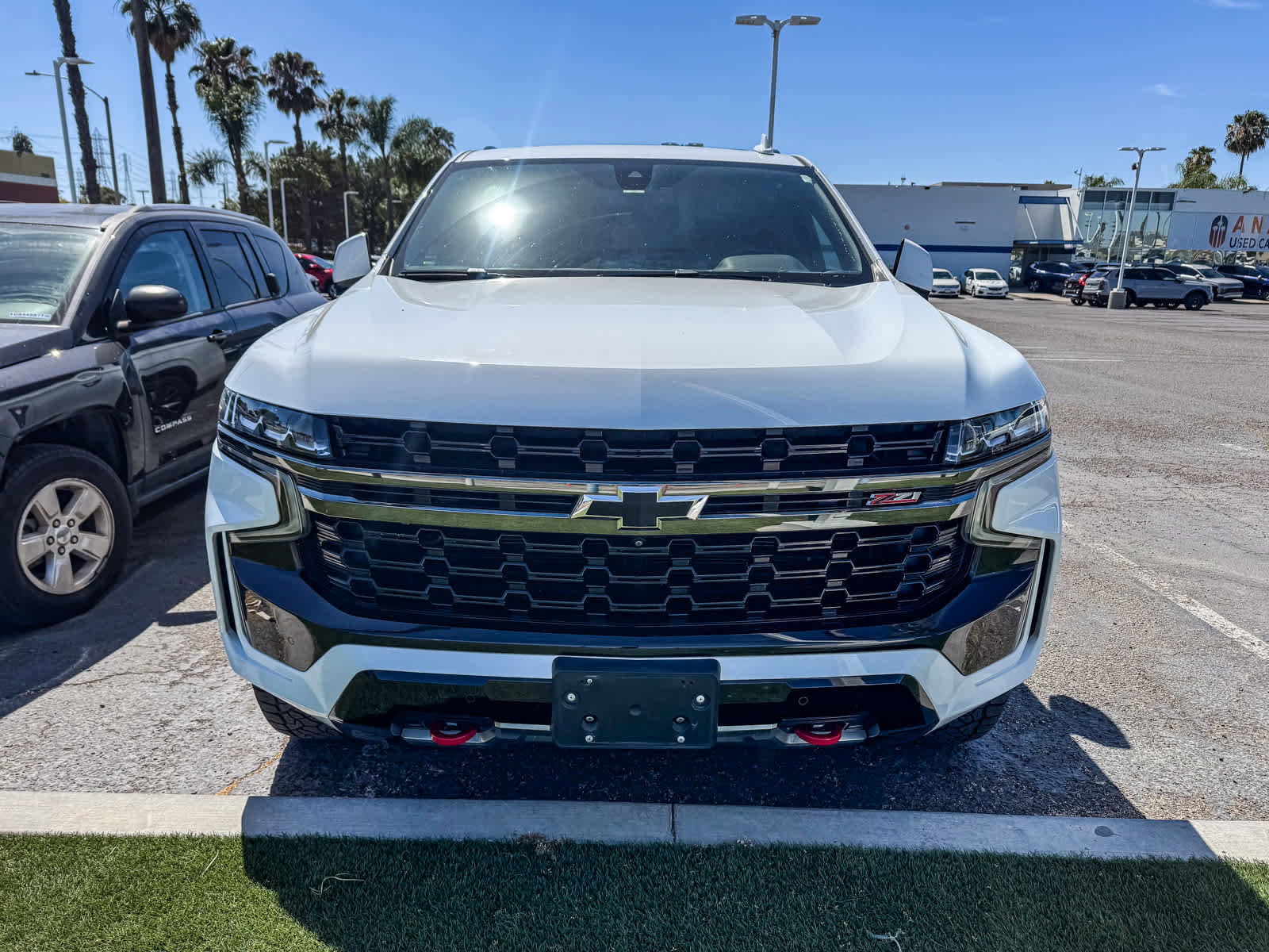 Used 2022 Chevrolet Suburban Z71 w/ Z71 Off-Road Package AWD/4WD image 2