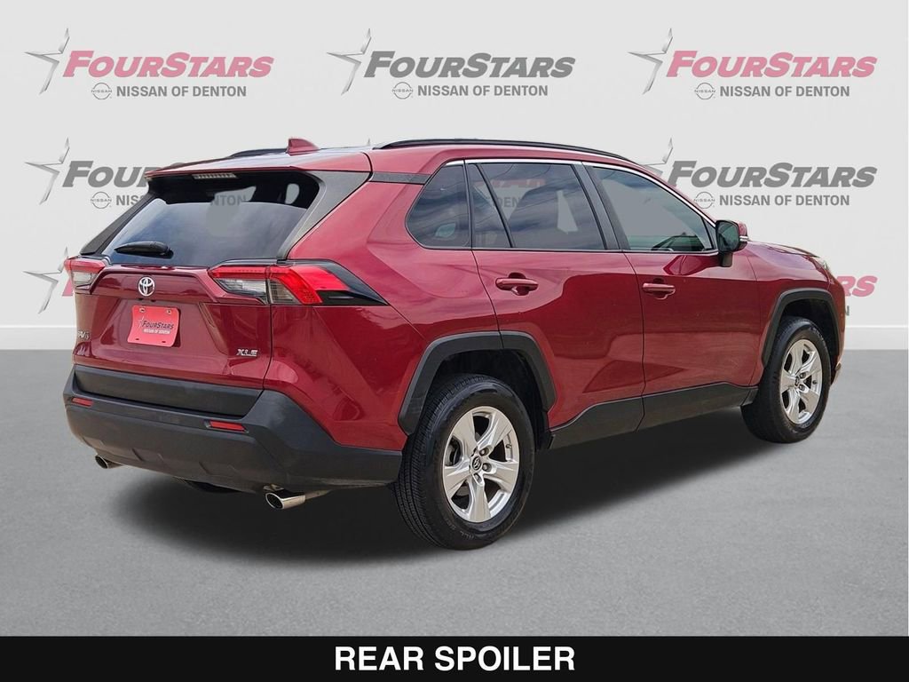 Used 2019 Toyota RAV4 XLE FWD image 4