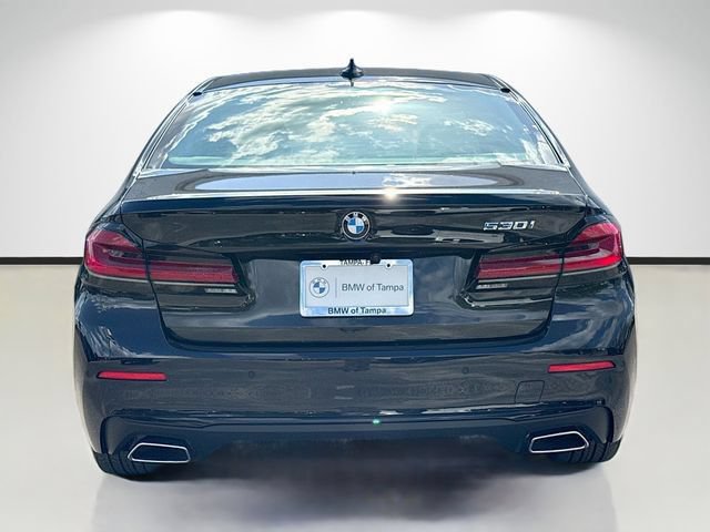 Used 2023 BMW 530i w/ Premium Package RWD image 5