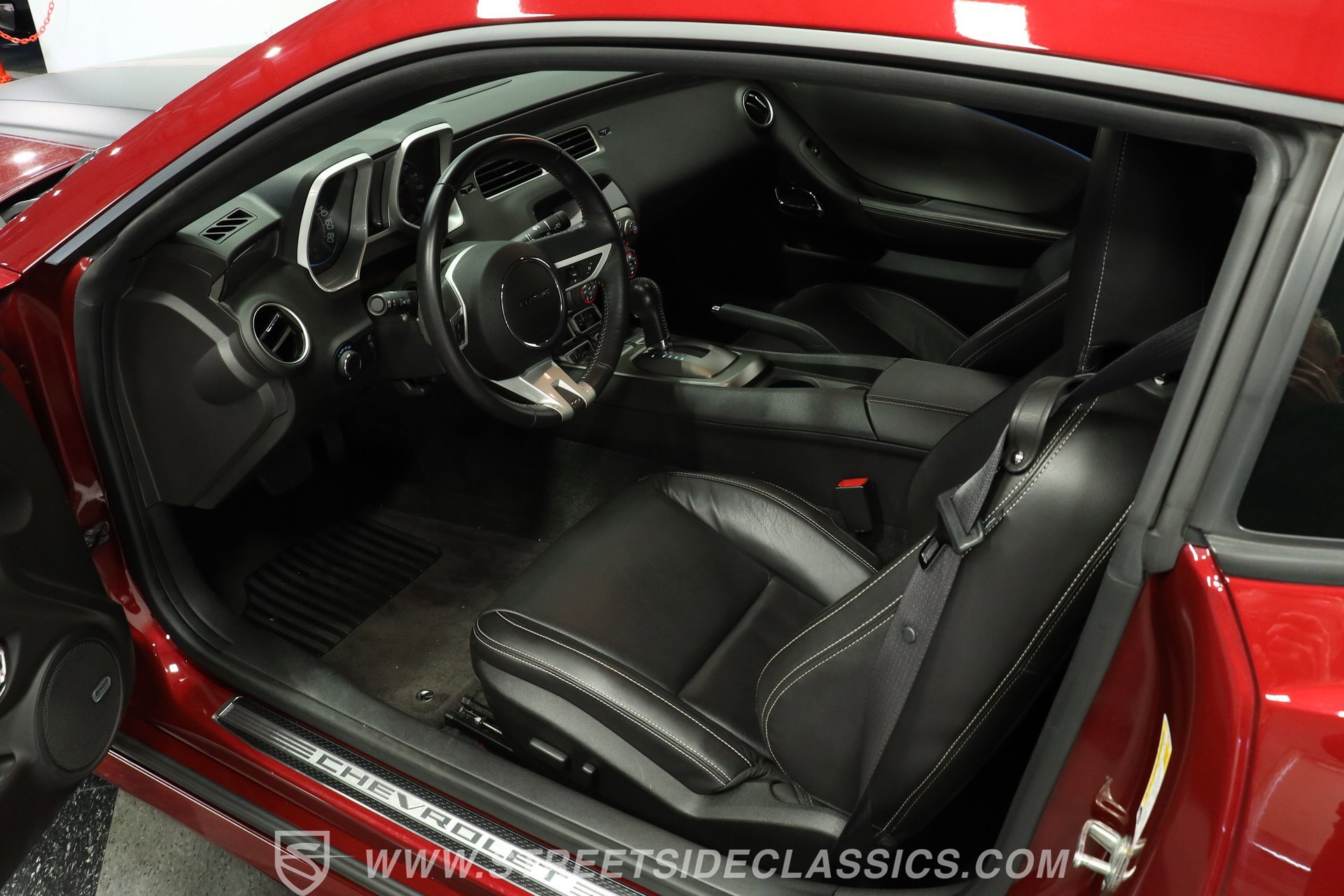 Used 2010 Chevrolet Camaro SS w/ RS Package image 4