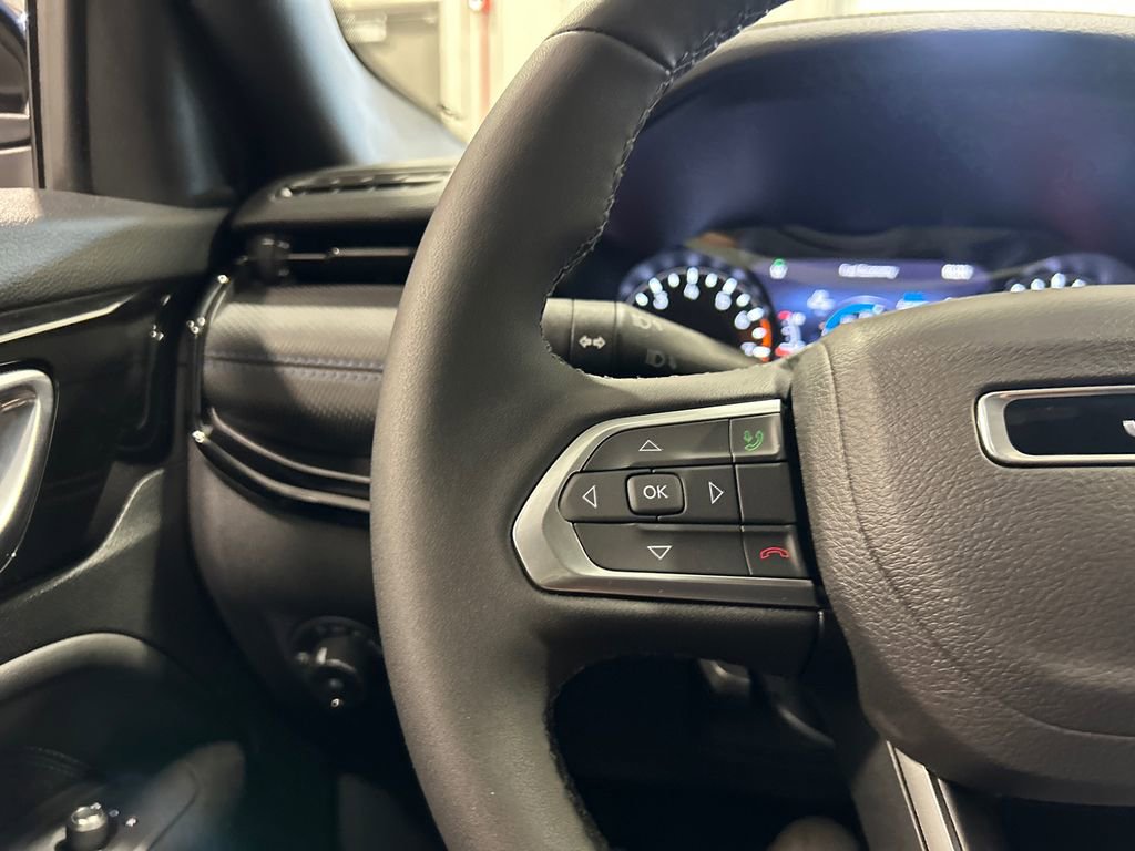New 2026 Jeep Compass Latitude AWD/4WD image 19