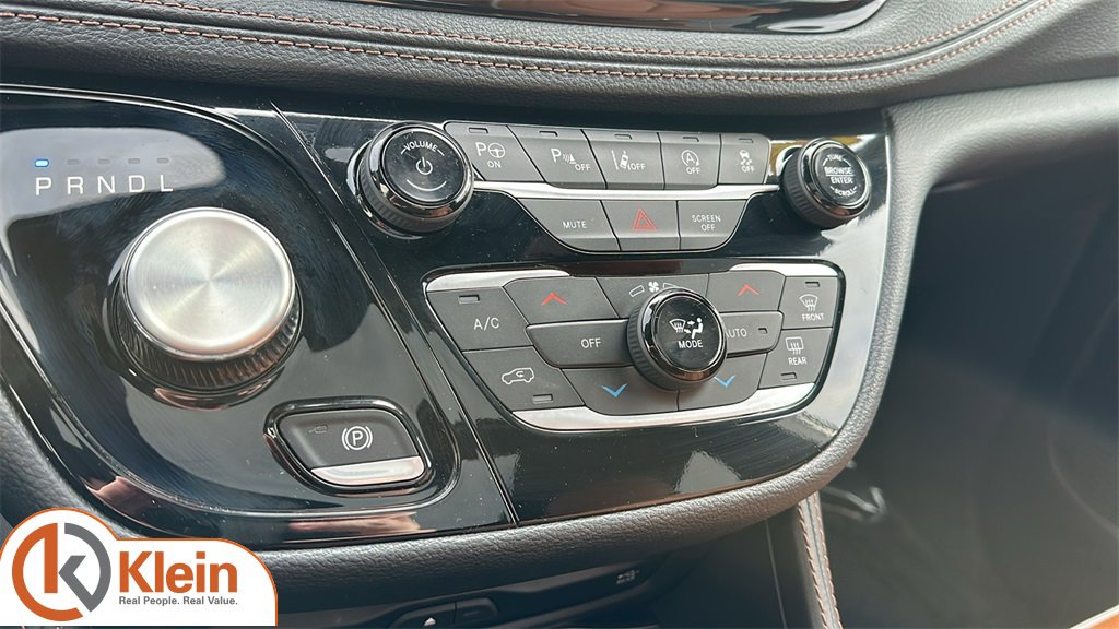 Used 2024 Chrysler Pacifica Pinnacle w/ Trailer Tow Group image 24