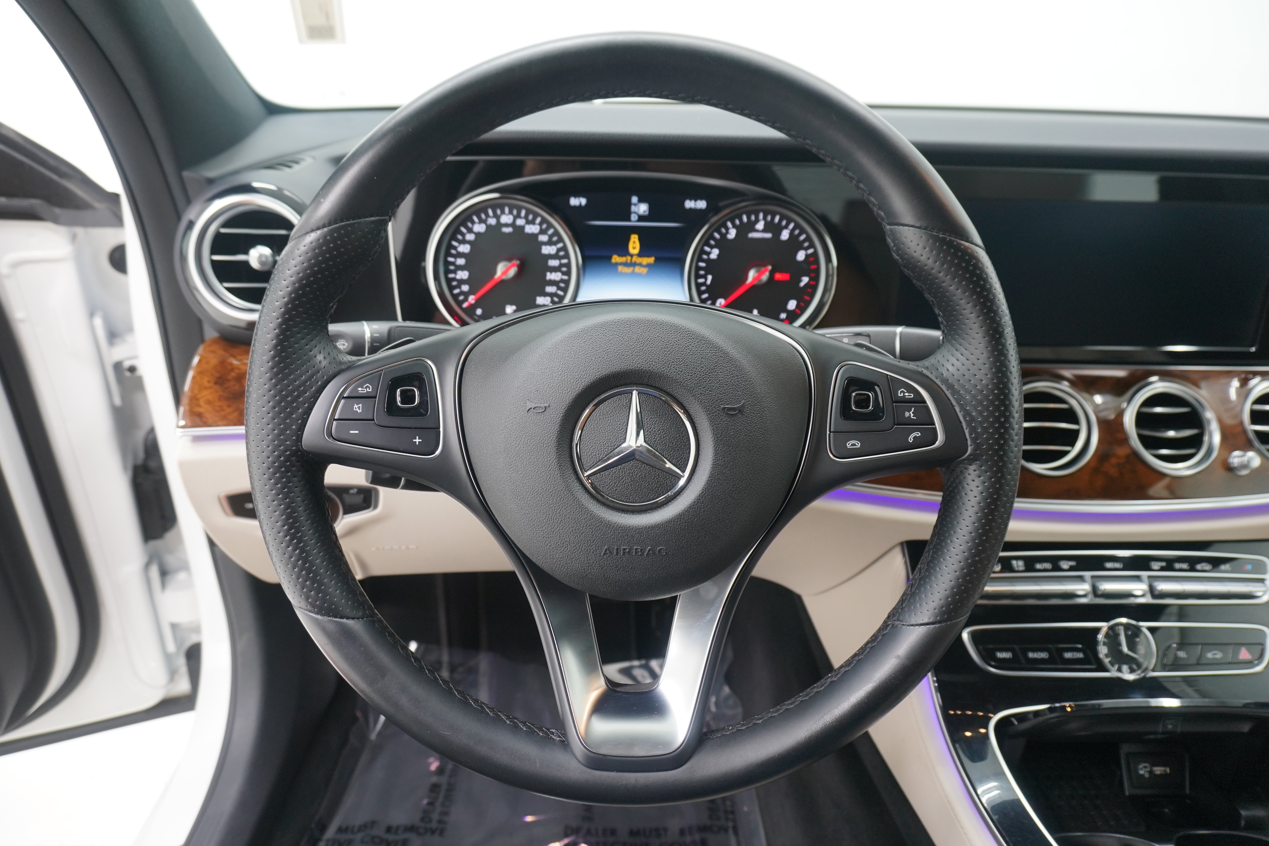 Used 2017 Mercedes-Benz E 300 4MATIC image 17