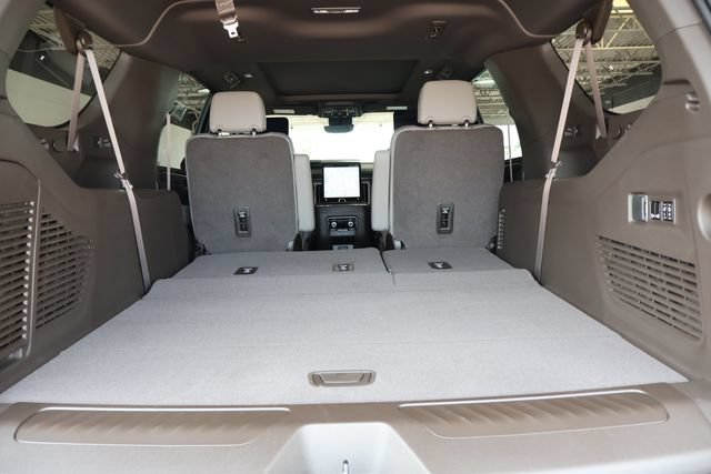 New 2026 GMC Yukon XL Elevation w/ Elevation Premium Package AWD/4WD image 24