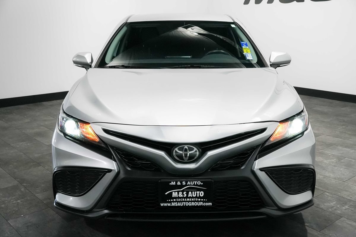 Used 2022 Toyota Camry SE FWD image 8