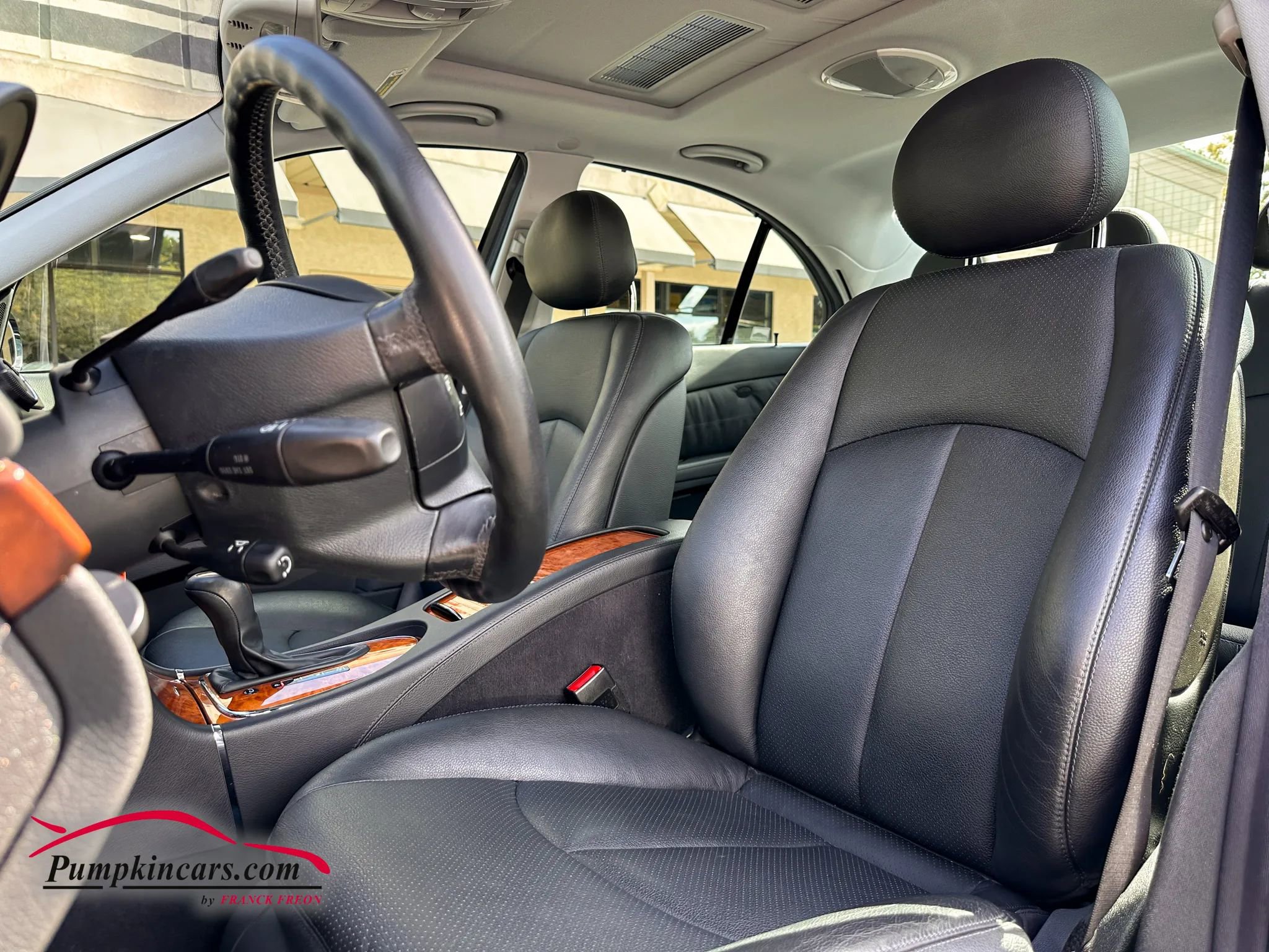 Used 2005 Mercedes-Benz E 320 4MATIC Sedan image 40