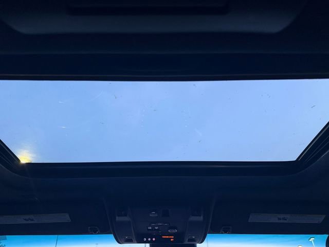 Used 2019 Cadillac Escalade ESV Platinum w/ Escalade Sport Edition AWD/4WD image 7