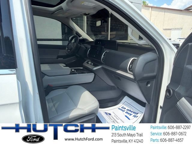 Used 2025 Ford Expedition Max Active AWD/4WD image 24