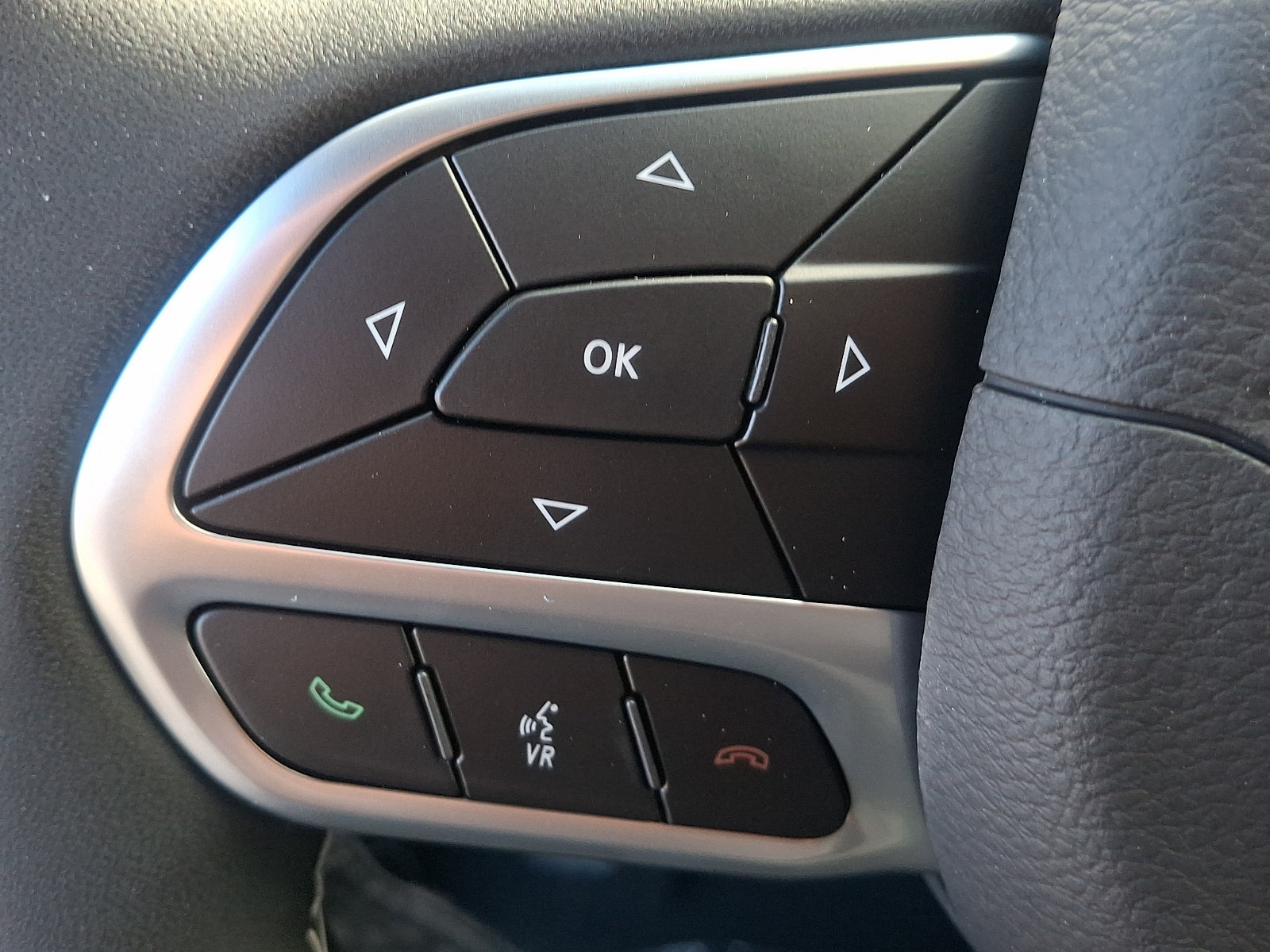 New 2027 Chrysler Pacifica Select AWD/4WD image 17