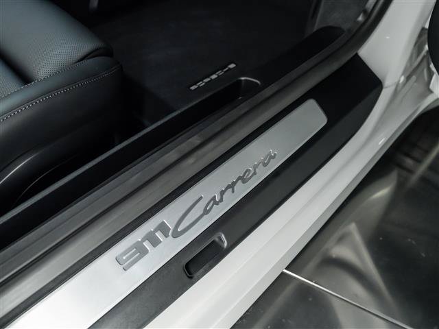 Certified 2026 Porsche 911 Carrera RWD image 24
