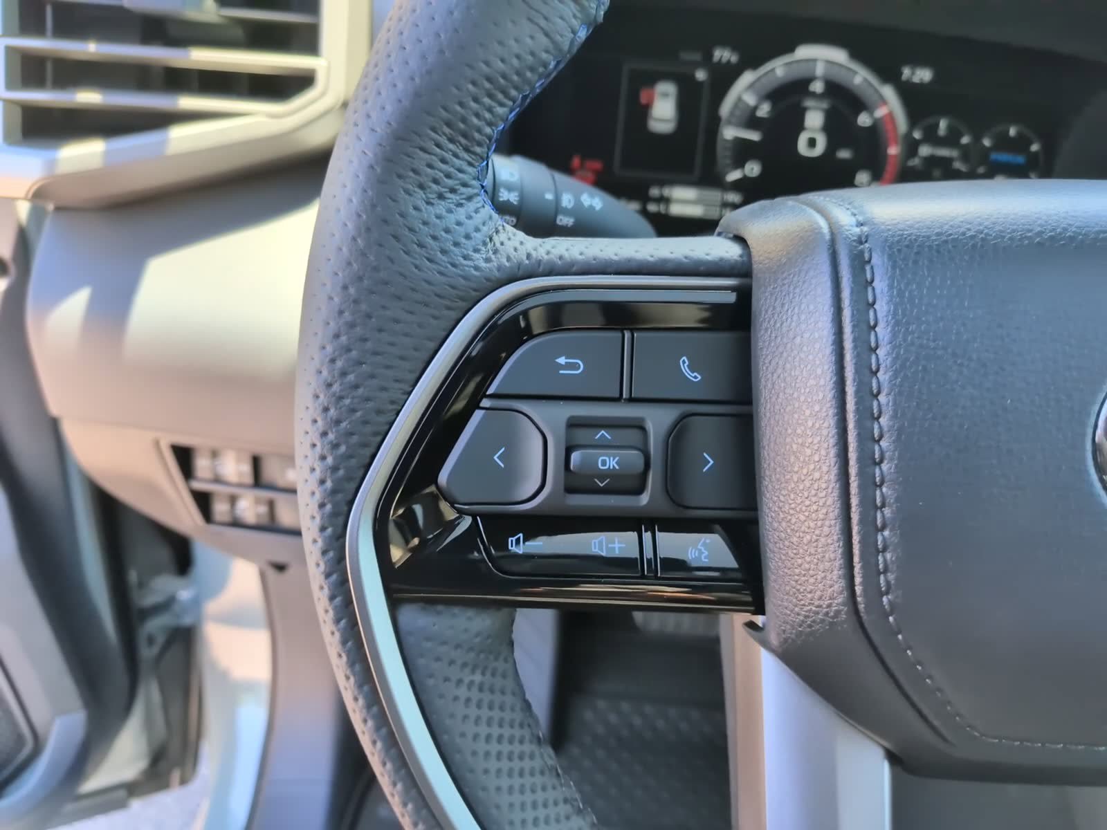 New 2026 Toyota Sequoia Platinum AWD/4WD image 16