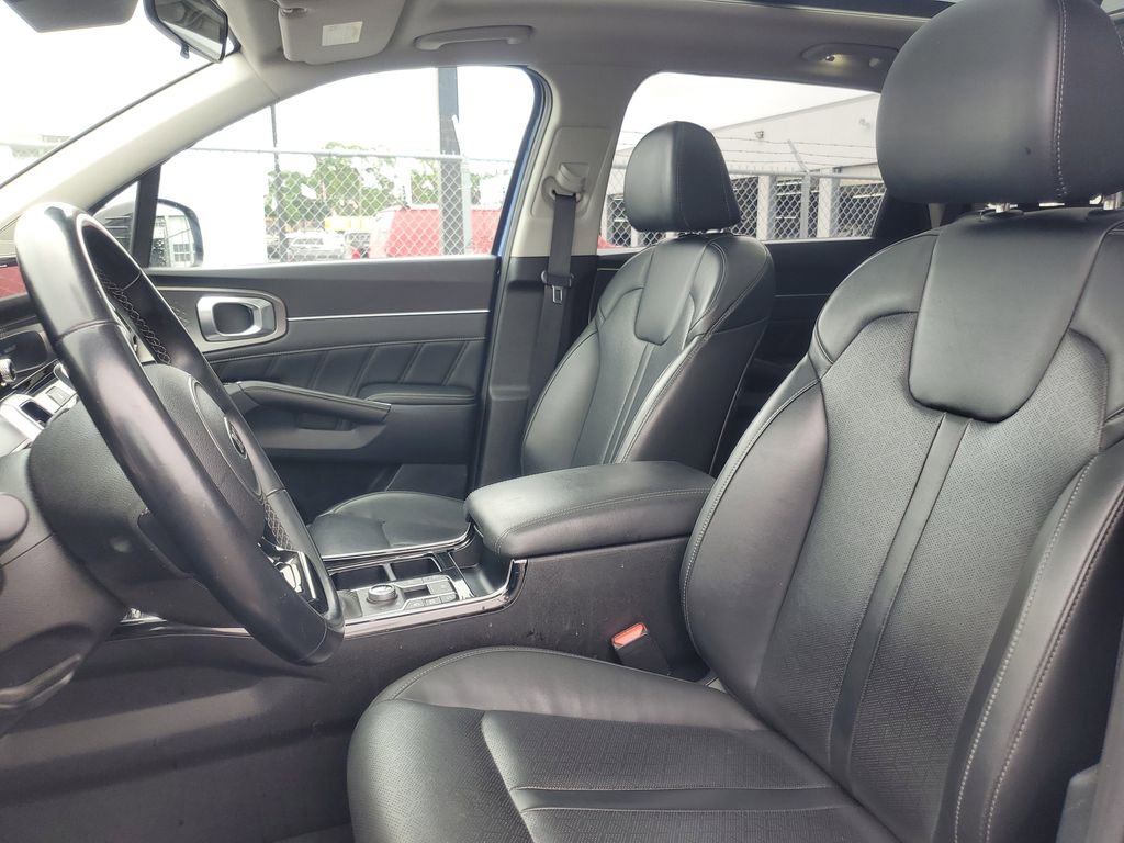 Used 2021 Kia Sorento SX image 16