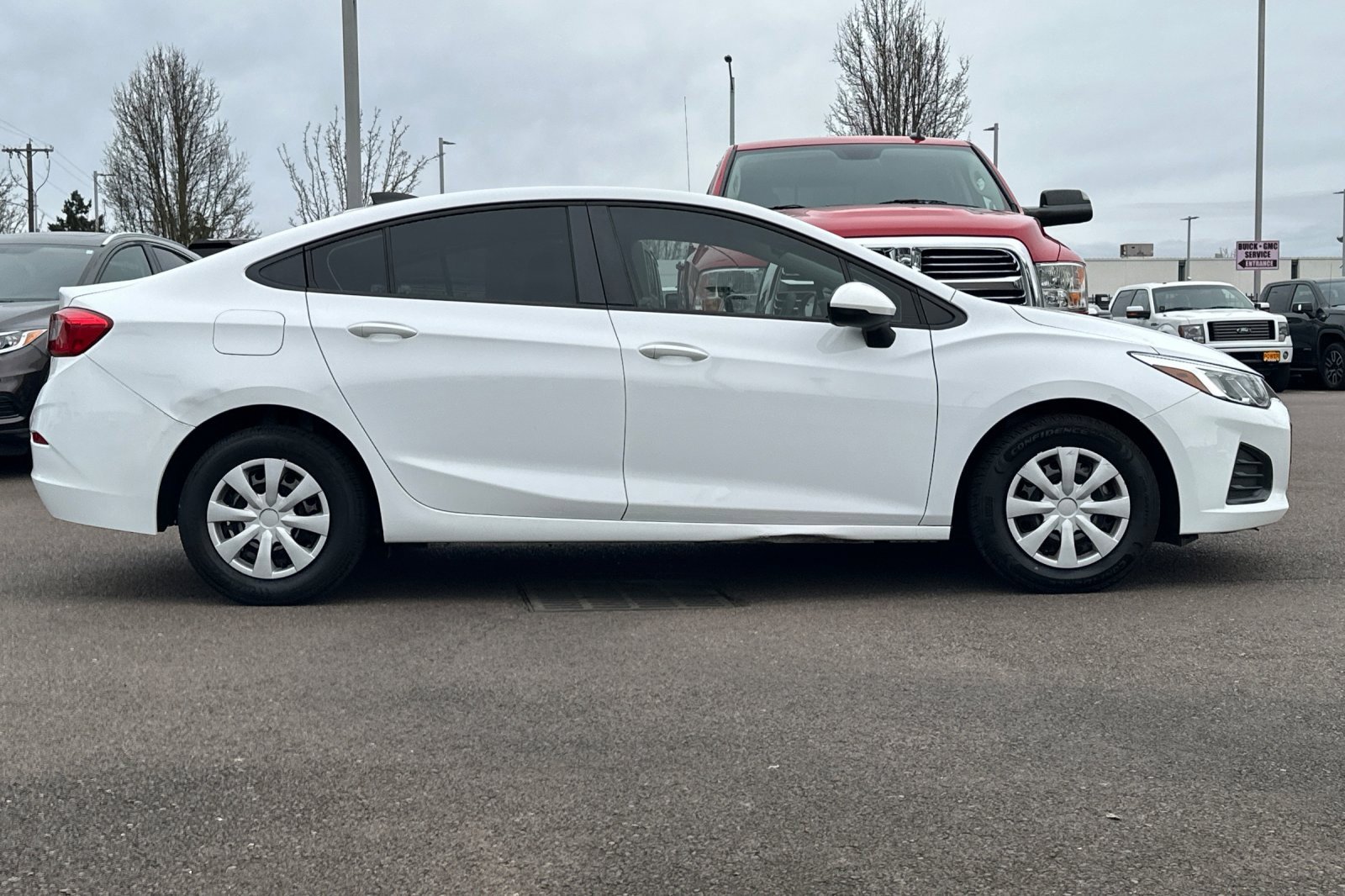 Used 2019 Chevrolet Cruze LS image 3