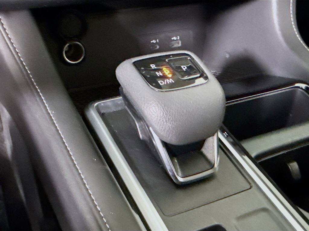 Certified 2024 Nissan Pathfinder SV w/ Black Appearance Package image 8