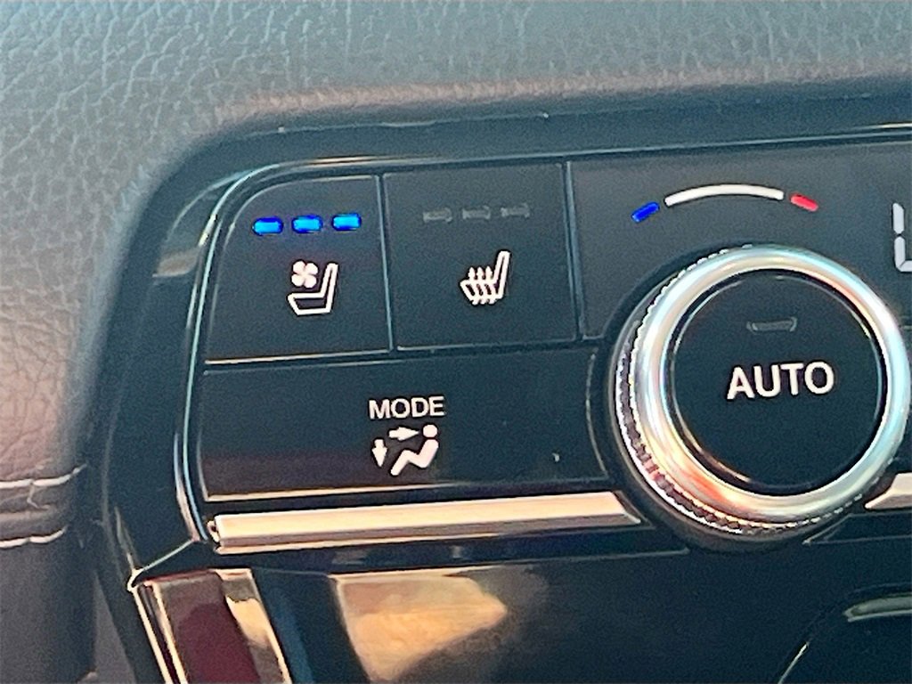 Used 2025 Honda Pilot Elite image 19