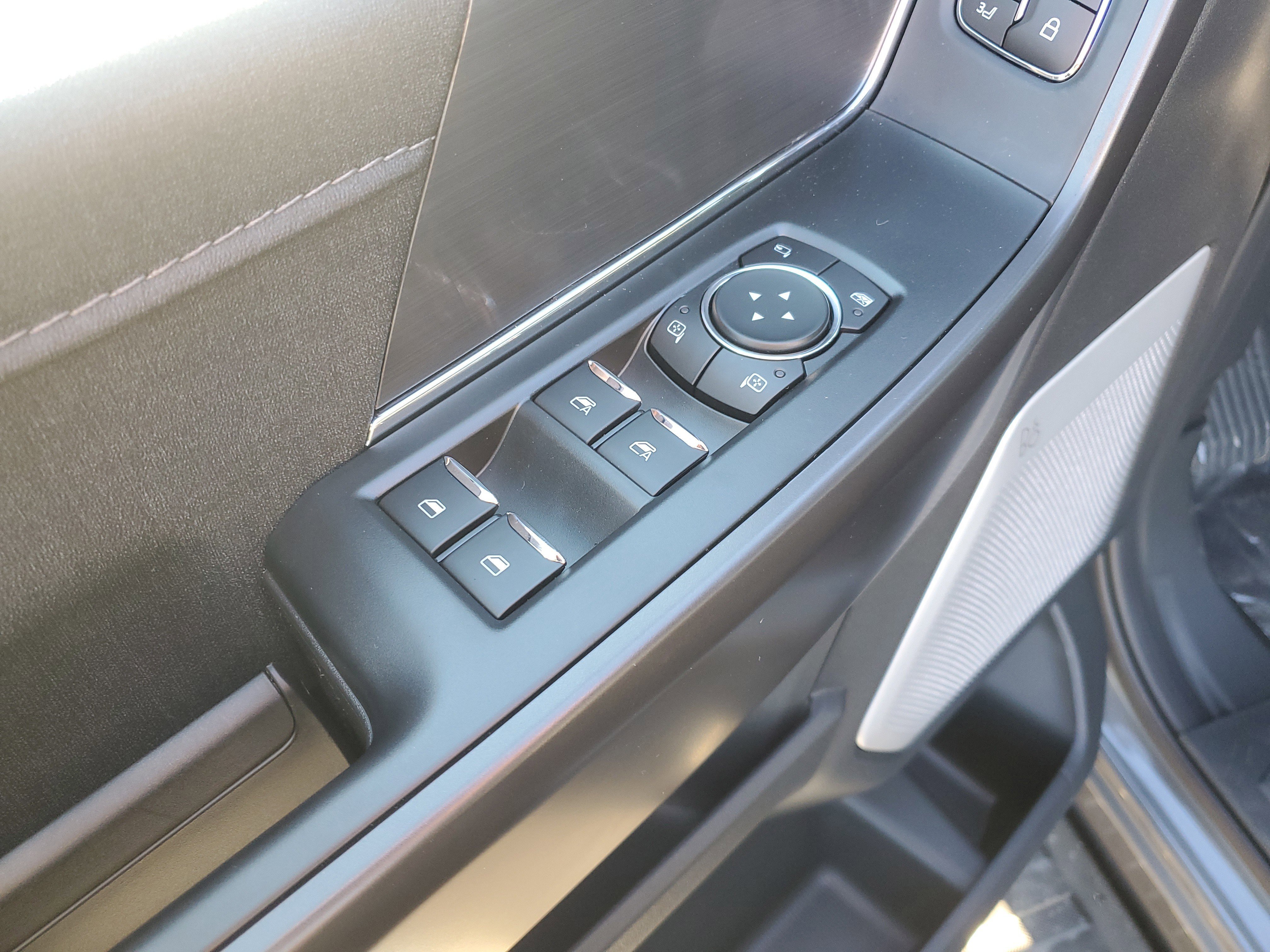 New 2025 Ford F150 Lariat w/ Equipment Group 502A High image 14