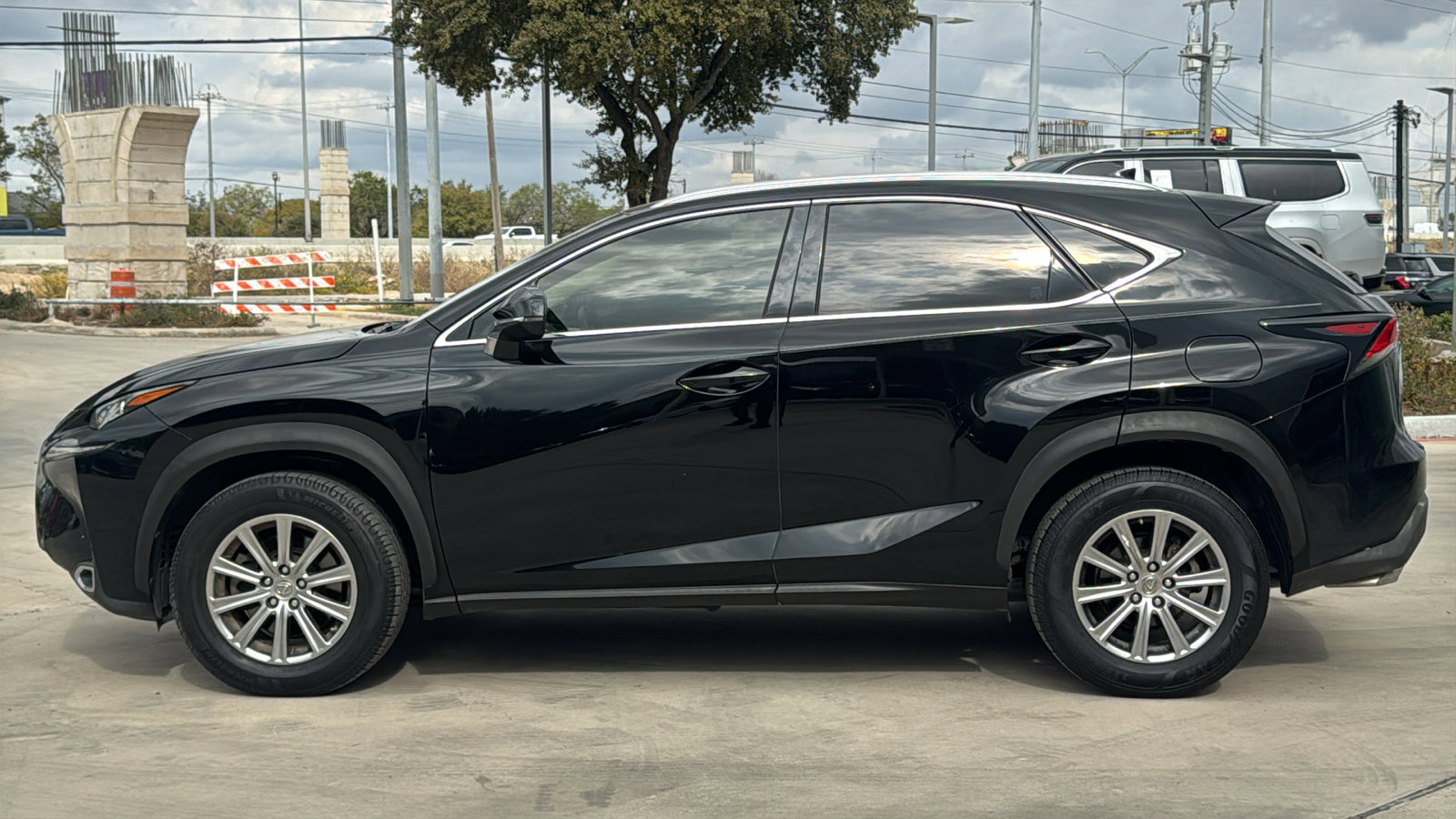 Used 2015 Lexus NX 200t FWD image 4