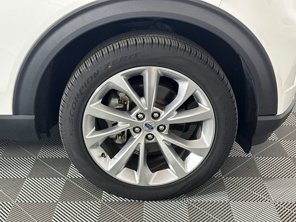 Used 2022 Ford Explorer Platinum w/ Equipment Group 601A AWD/4WD image 12