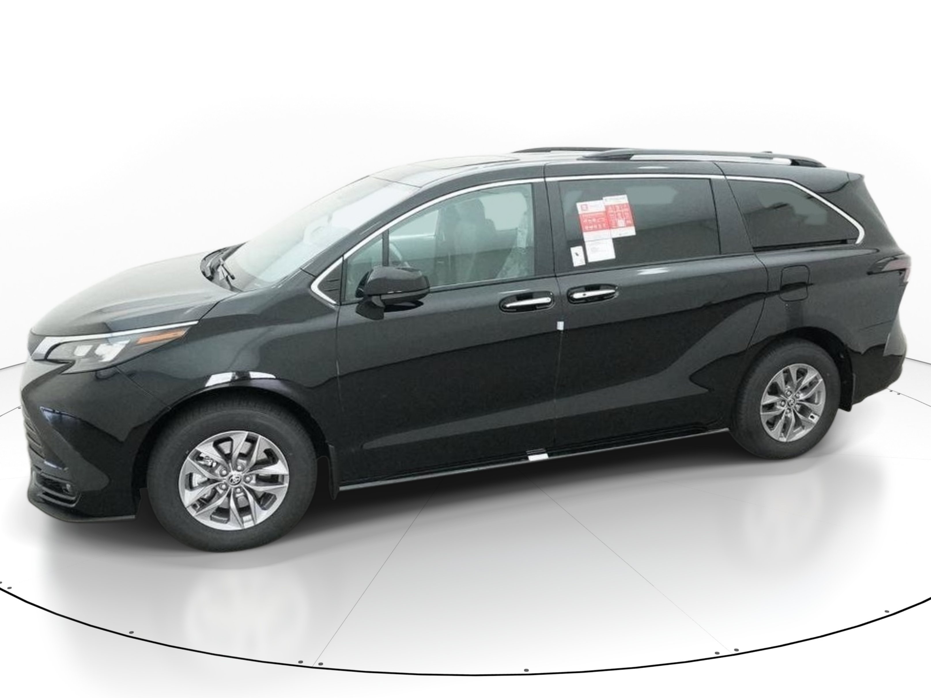 New 2026 Toyota Sienna XLE FWD image 2