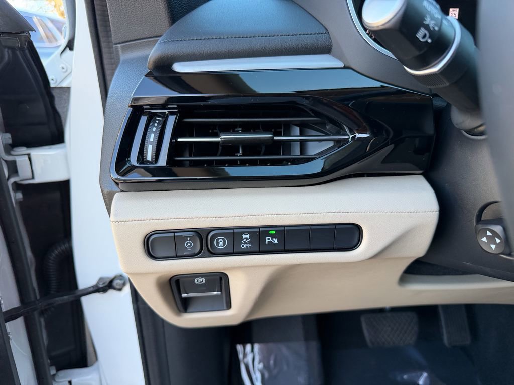 Certified 2023 Acura MDX FWD w/ Technology Package image 19