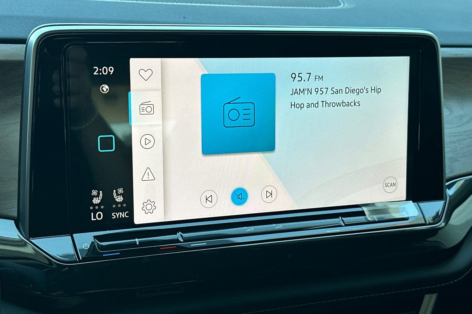 New 2026 Volkswagen Atlas SE image 18