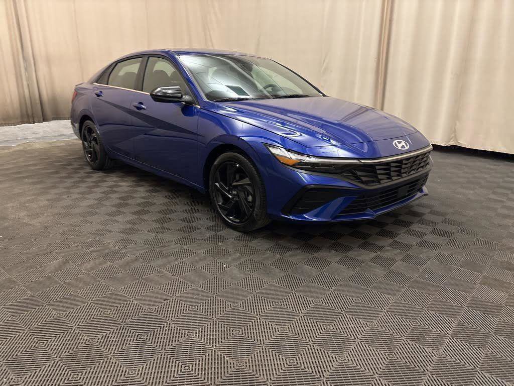 New 2026 Hyundai Elantra Sport FWD image 3