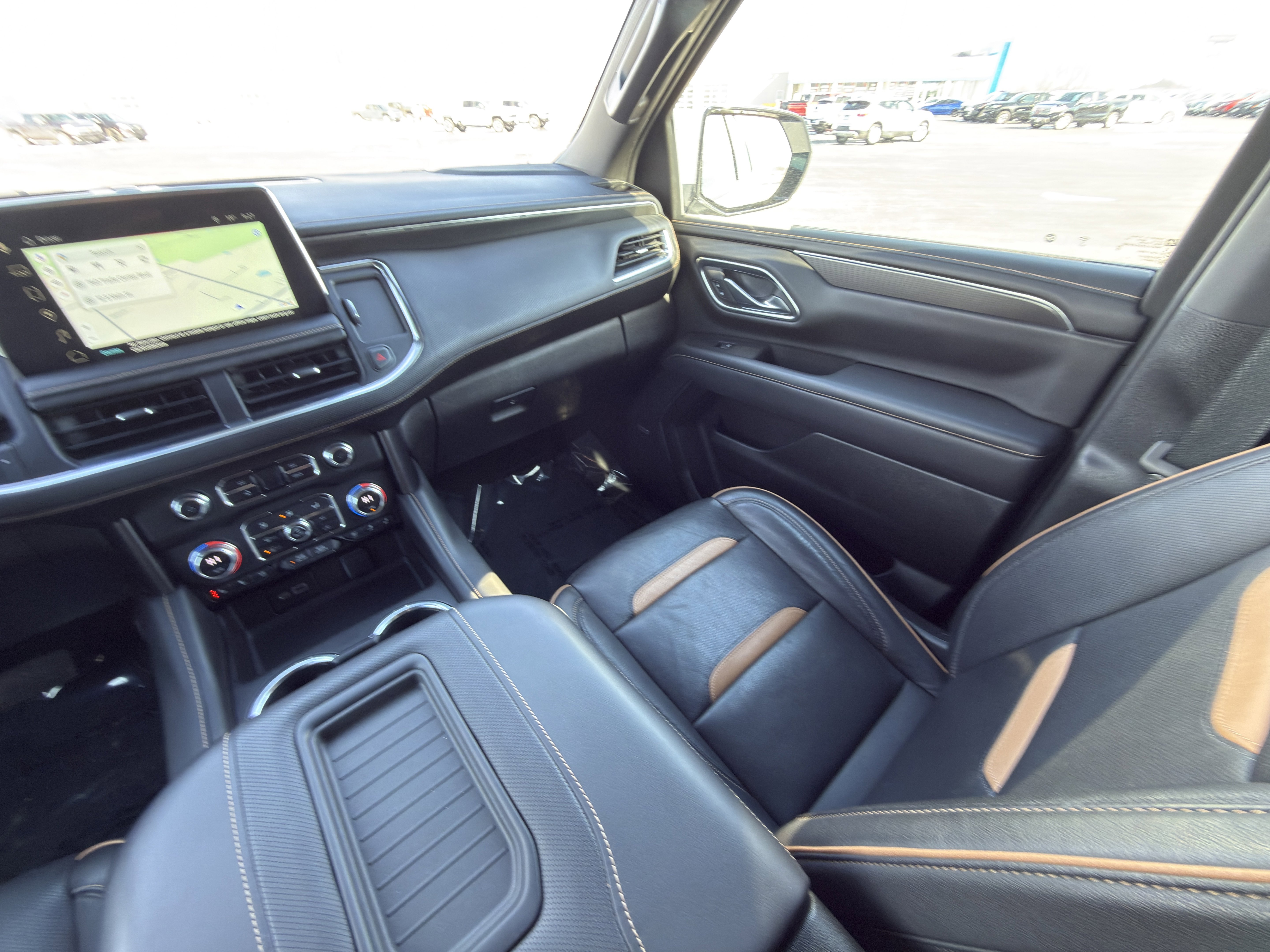 Used 2023 GMC Yukon AT4 w/ AT4 Premium Package image 39