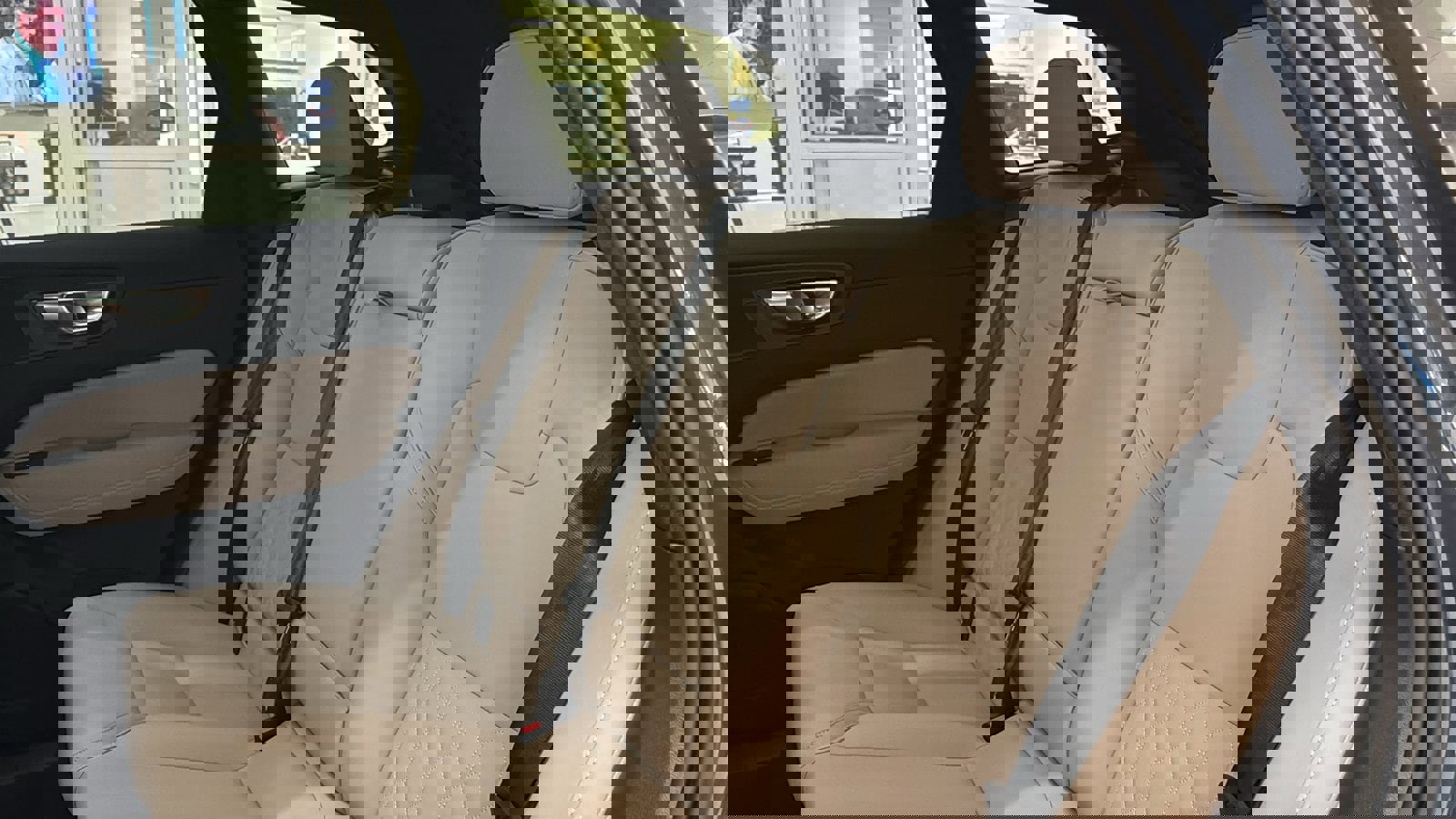 Used 2026 Volvo XC60 T8 Plus w/ Protection Package Premier image 26