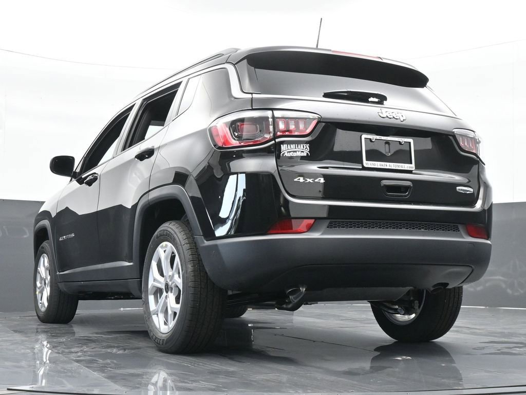 Used 2025 Jeep Compass Latitude image 49